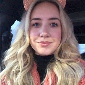 Meet your Posher, Danielle